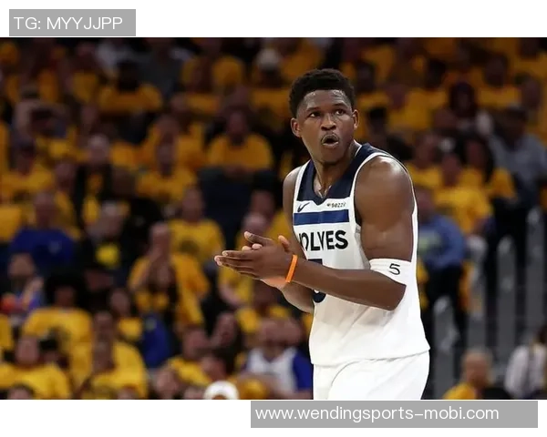 爱德华兹第三节狂飙16分前三节已斩获34分展现超强状态 爱德华兹第三节狂飙16分前三节已斩获34分展现超强状态